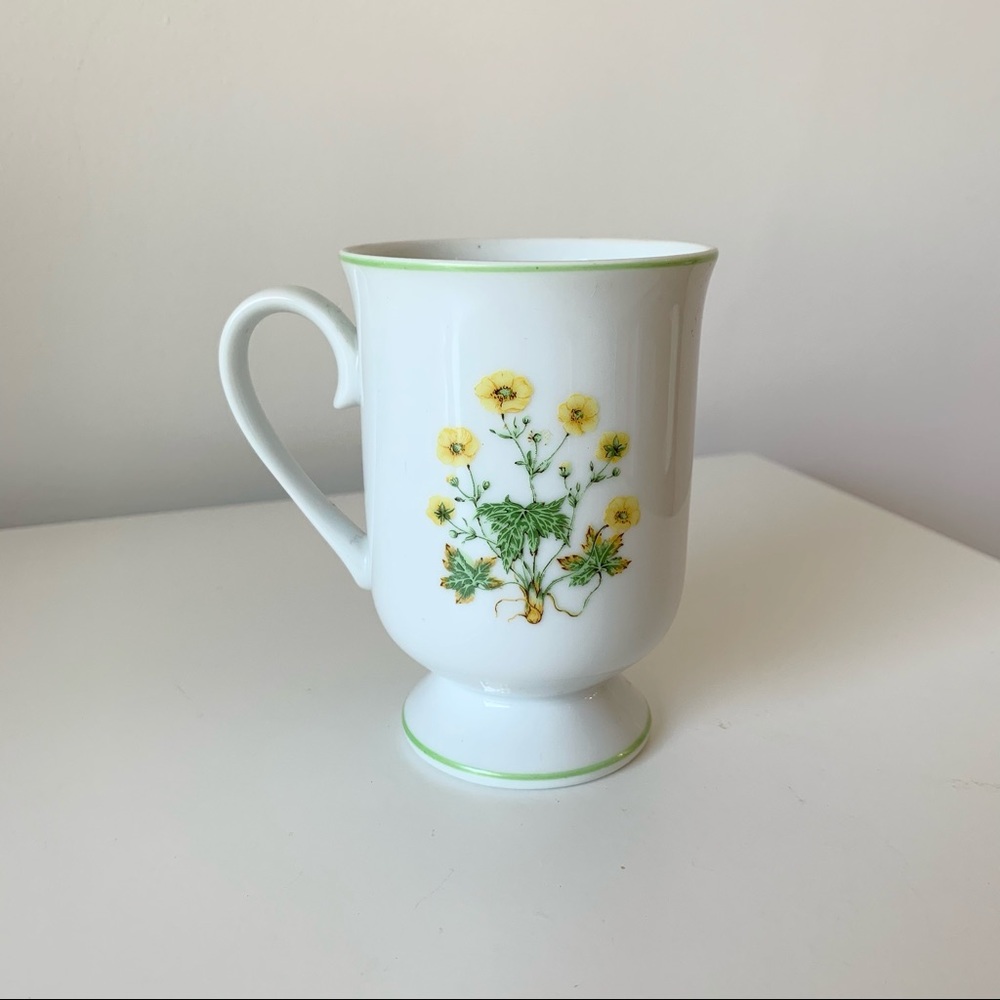 Vintage yellow flower mug